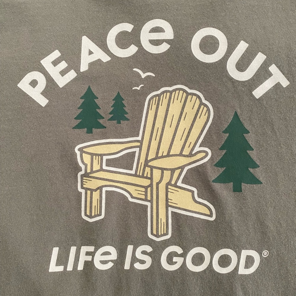 Men’s Life Is Good T-shirt in excellent condition